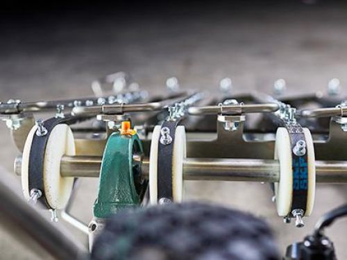 私たちのカッティングロボットで花を収穫